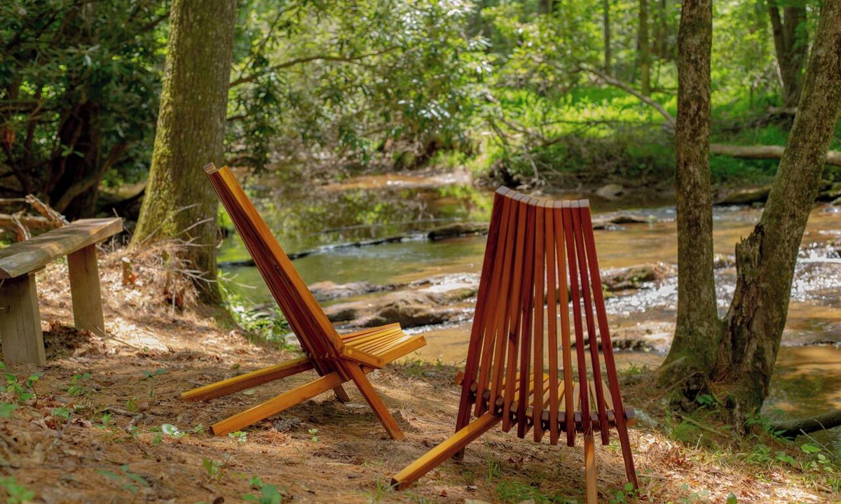 Hillsville House | Spacious Creekside Cabin w/Views of Private Waterfalls,Hot Tub, Shuffleboard
