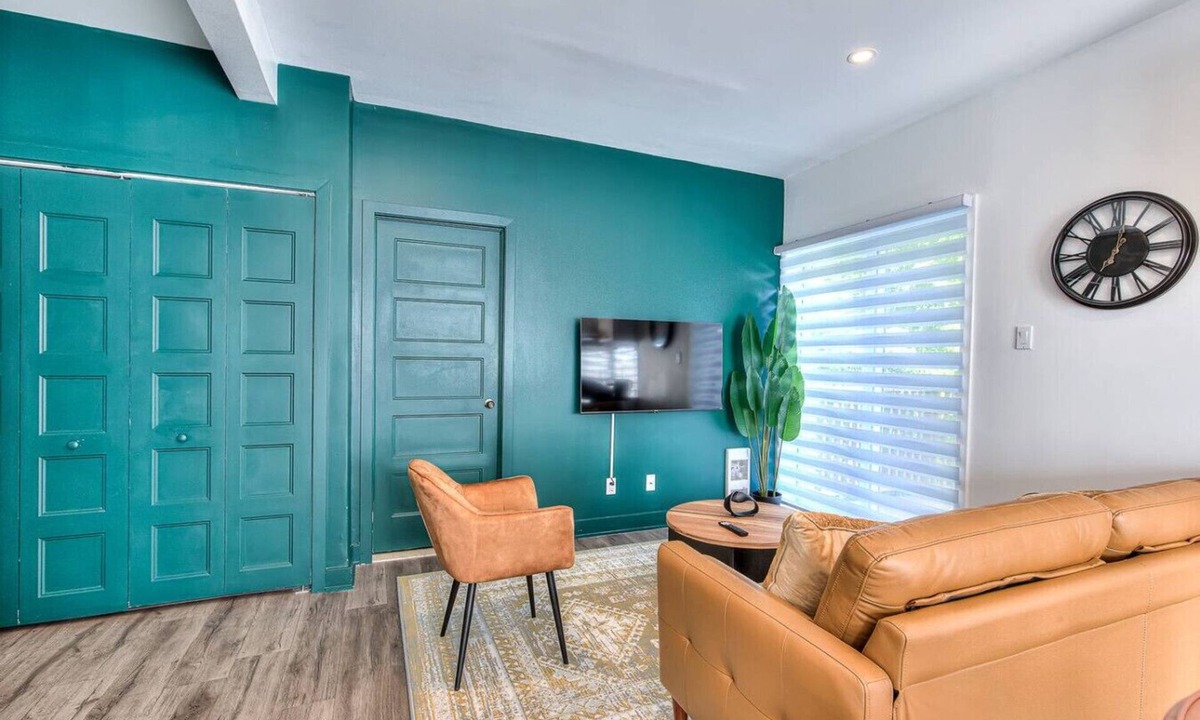 Longueuil House | Spacious Delightful 3.5BR Easy Access to Montréal