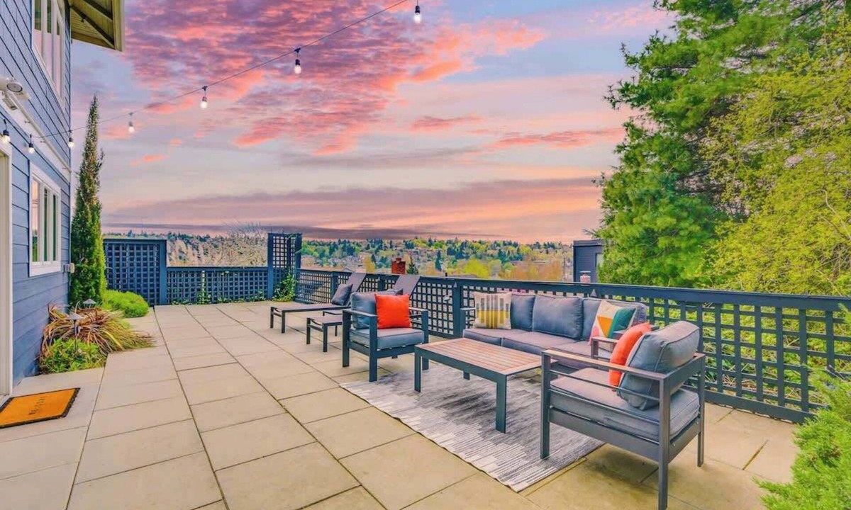 Fremont Apartment | Spacious Fremont Duplex near Lake Union Seattle