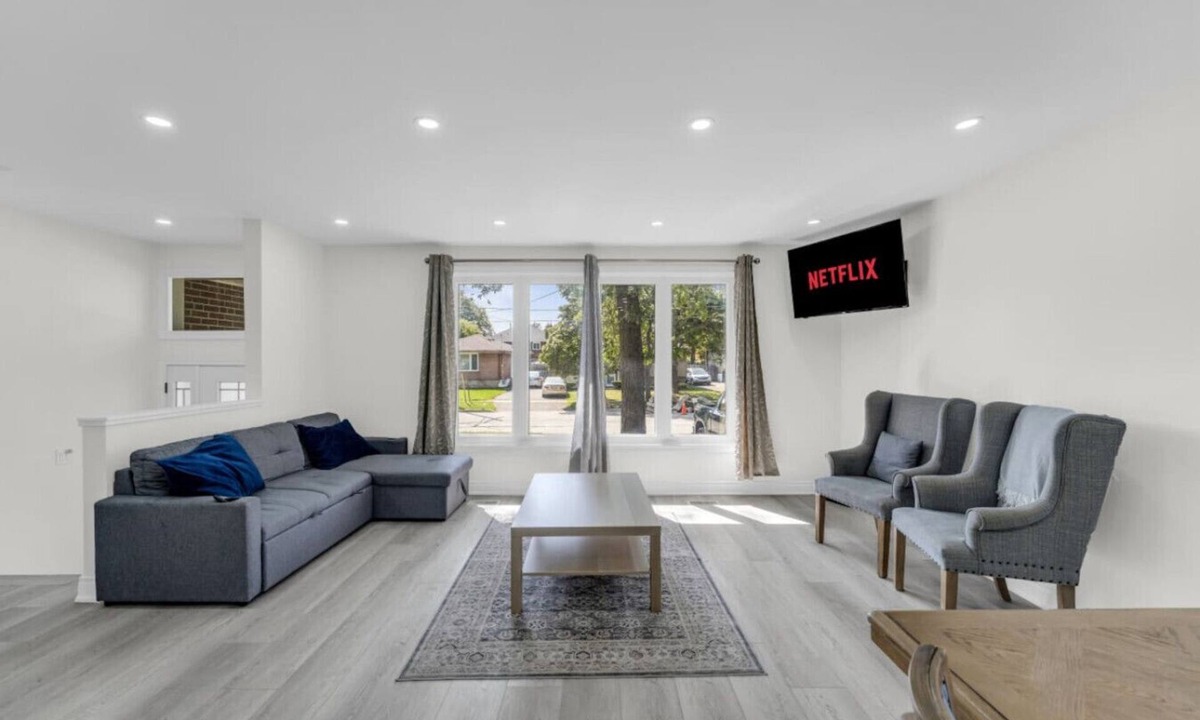 Mount Pleasant Apartment | Spacious home with 6 Beds