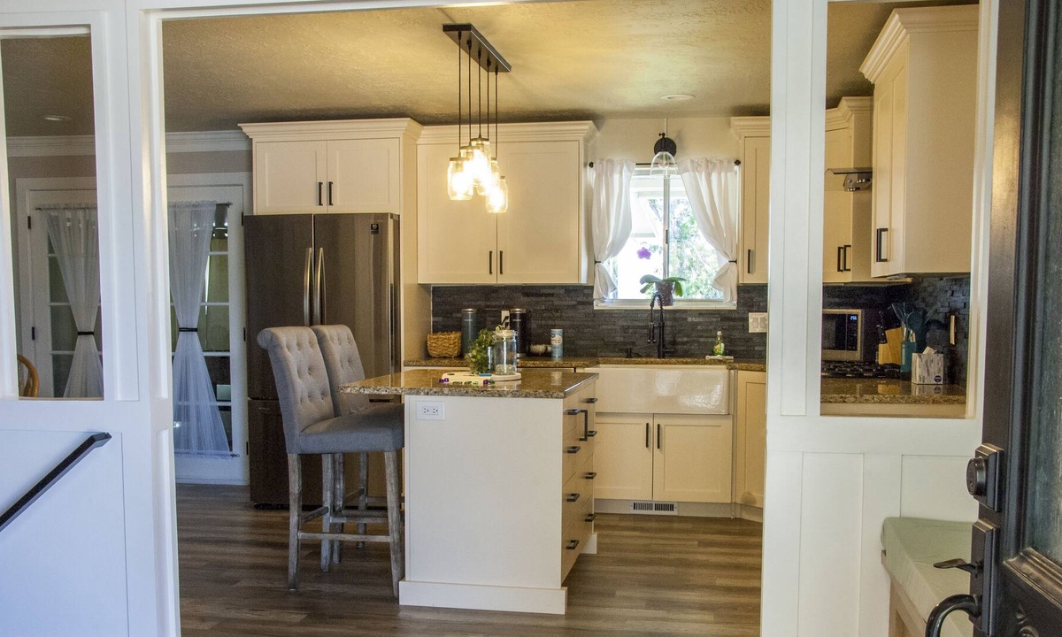 Riverdale House | Spacious Home With Great View