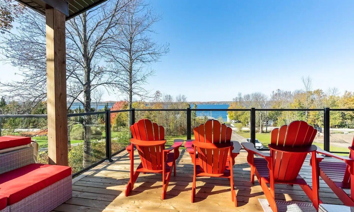 Colpoys Bay Cottage | Spacious modern cottage with incredible views in the Bruce Peninsula
