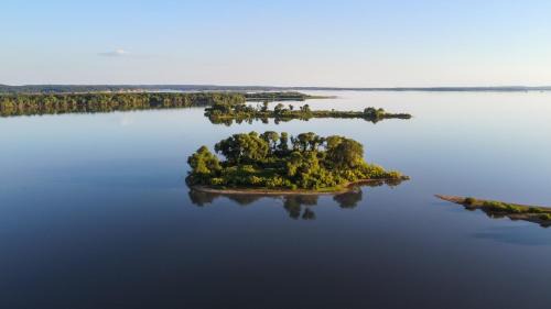 Madill Hotel | Spacious Wooden Suite #7 By The Lake at Texoma Shores Resort