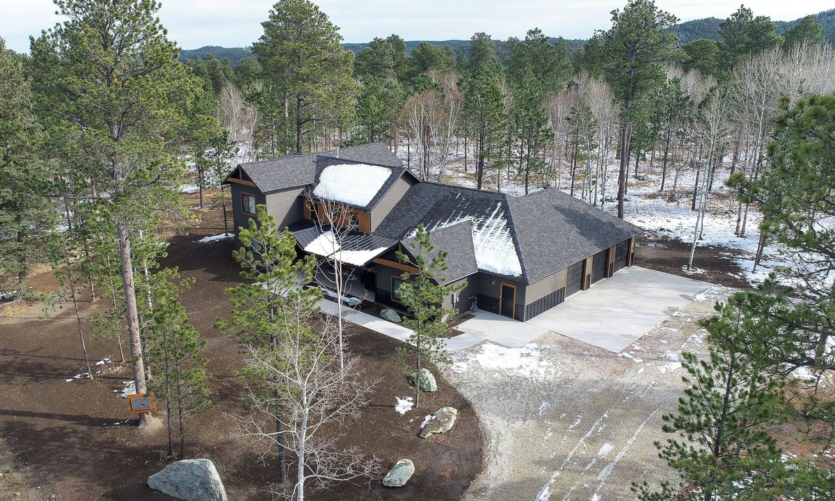 Lead Cabin | Spacious Zero-Entry 3400 Sq. Ft. Lodge on 2 Acres w/Clubhouse Access!