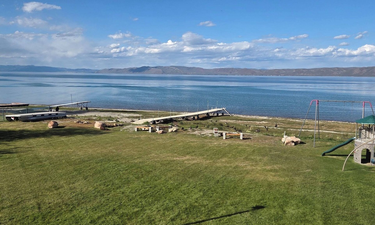 Garden City House | Spectacular BEACHFRONT 4-bedroom Townhome at Bear Lake!
