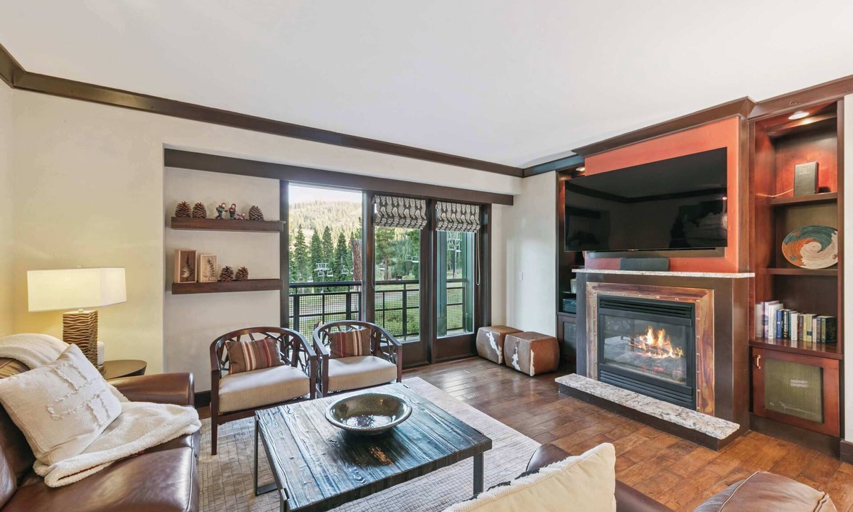 Truckee Condo | Spectacular Luxurious Mid- Mountain four bedroom at the Ritz-Carlton Northstar