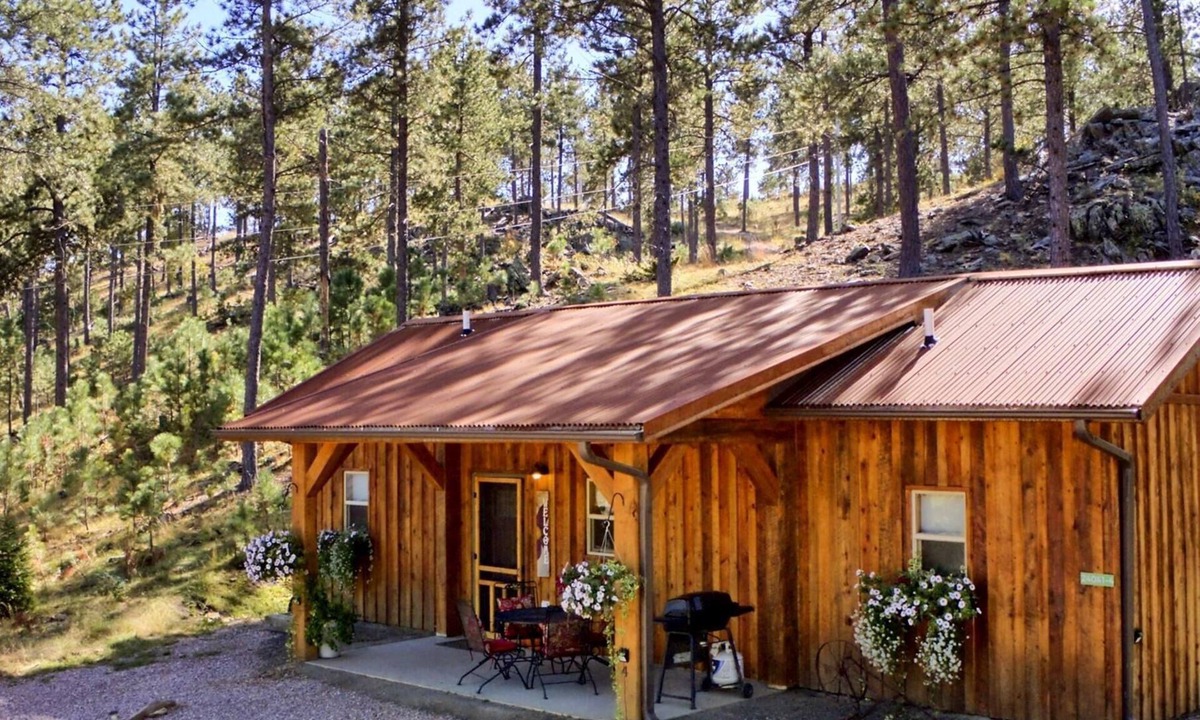 Rapid City Cabin | Spectacular setting, amenities, and centrally located to Mt. Rushmore and Custer State Park, and hiking. Wi-Fi. Excellent cell service (Verizon & ATT). Private campfire and fireplace. Off-season discounts. No extra fees.