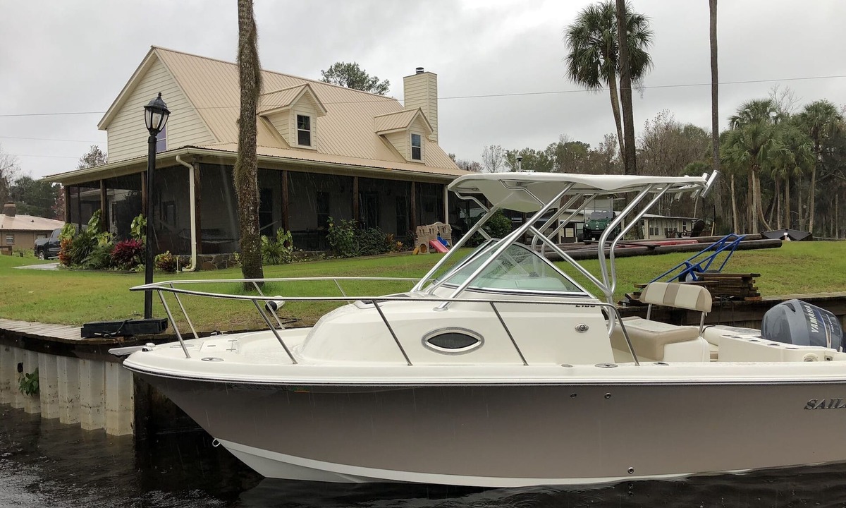 Fort McCoy House | Springfed Canal on Lake George/Large 4 Bedroom house on water/Boat Ramp/Hot Tub