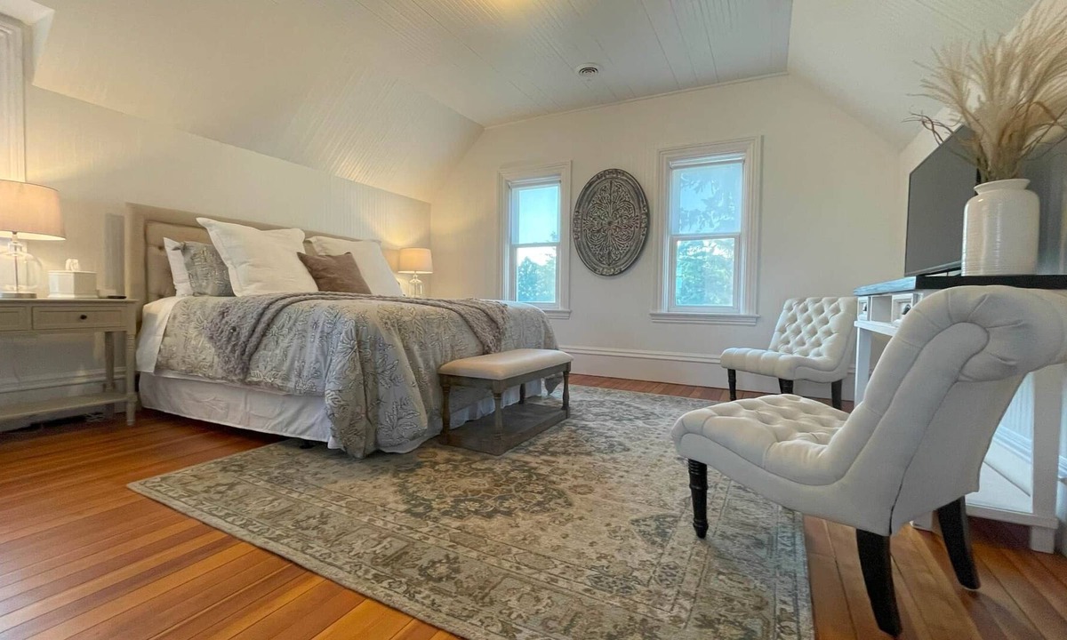 Decorah Other | Springwater Farmhouse, Springwater Farmhouse: Unsurpassed Privacy