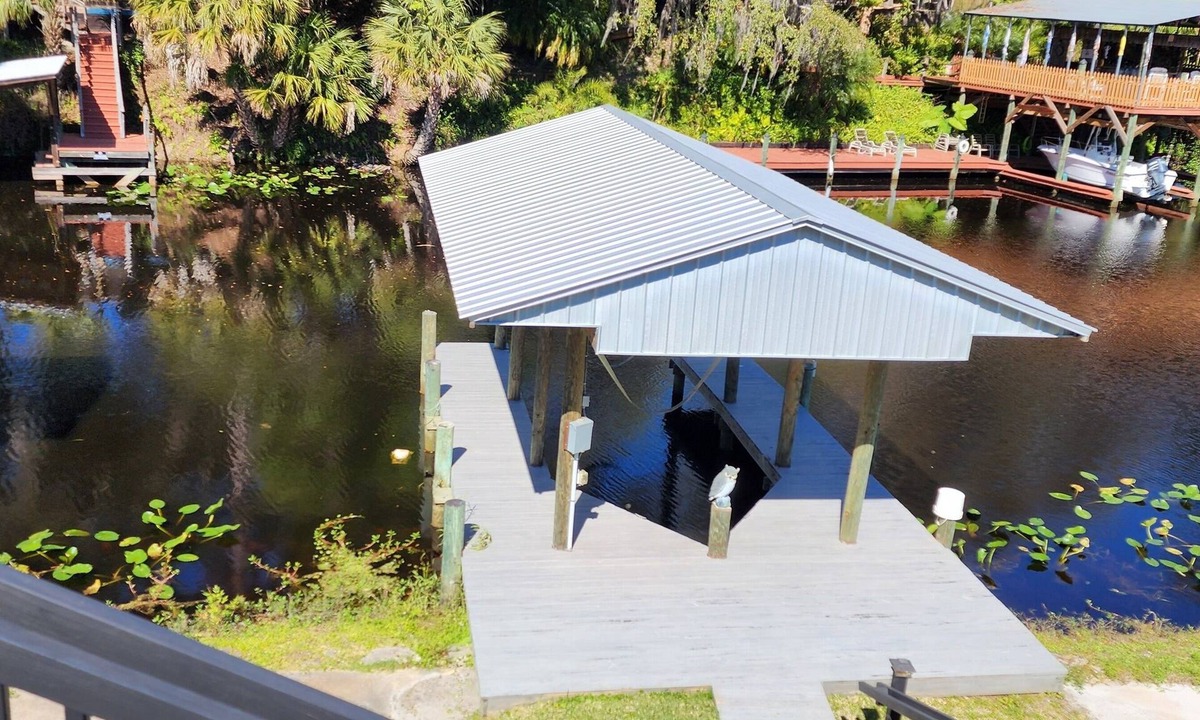Welaka House | ST. JOHN'S RIVER WELAKA HOUSE RETREAT WITH BOATHOUSE