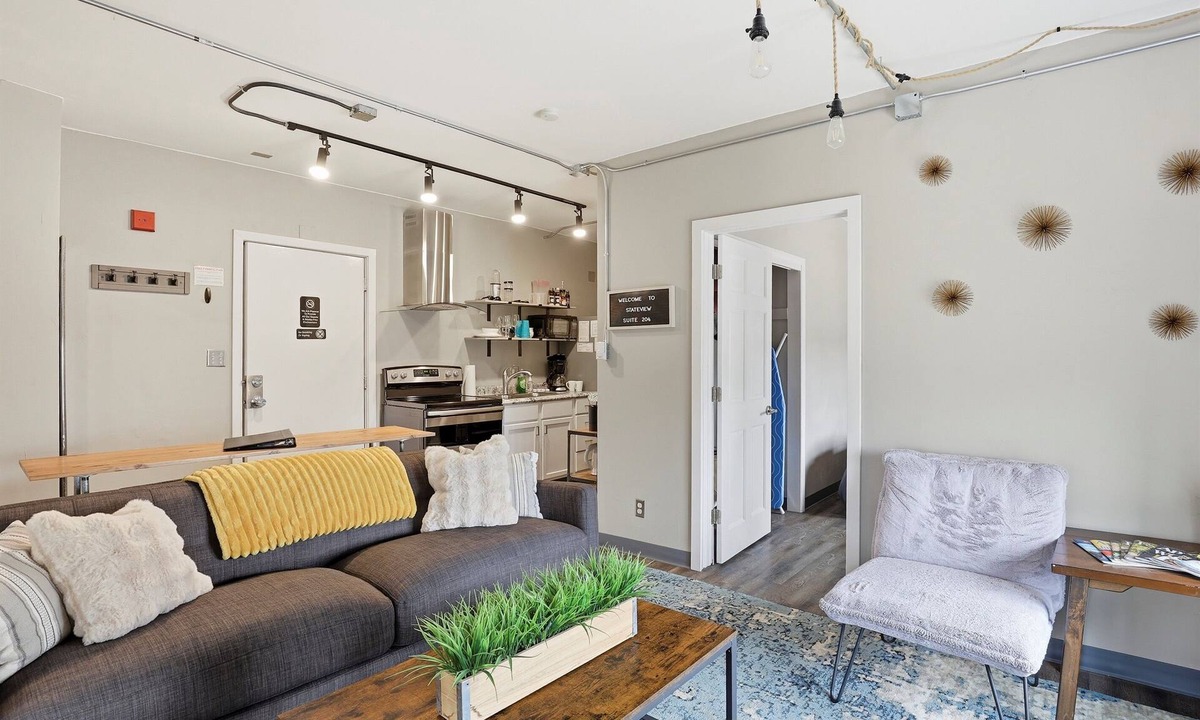 Appleton Apartment | Stateview 204 - 2BR + Free Co-Working Space