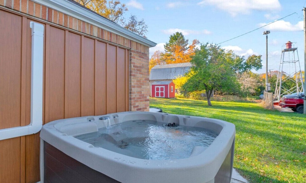 Port Austin House | StoneHaven on Lake Street — Port Austin