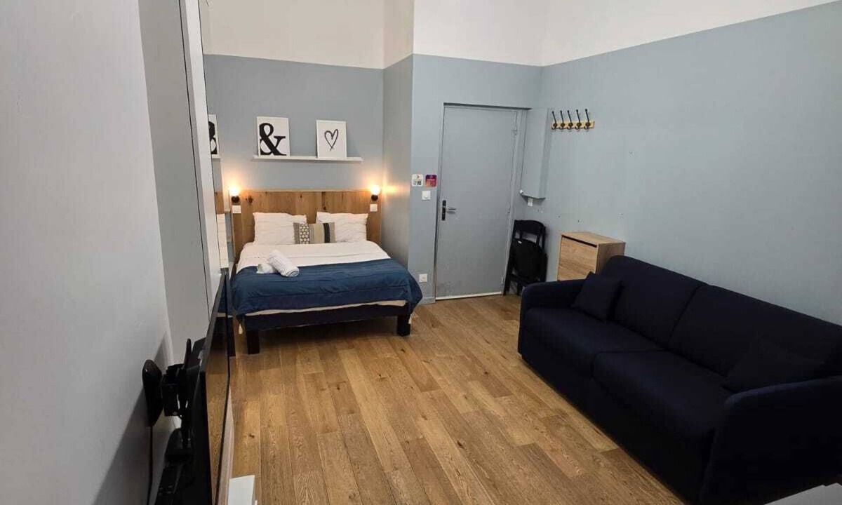 Saint-Merri Apartment | Studio Aboukir 1 Paris