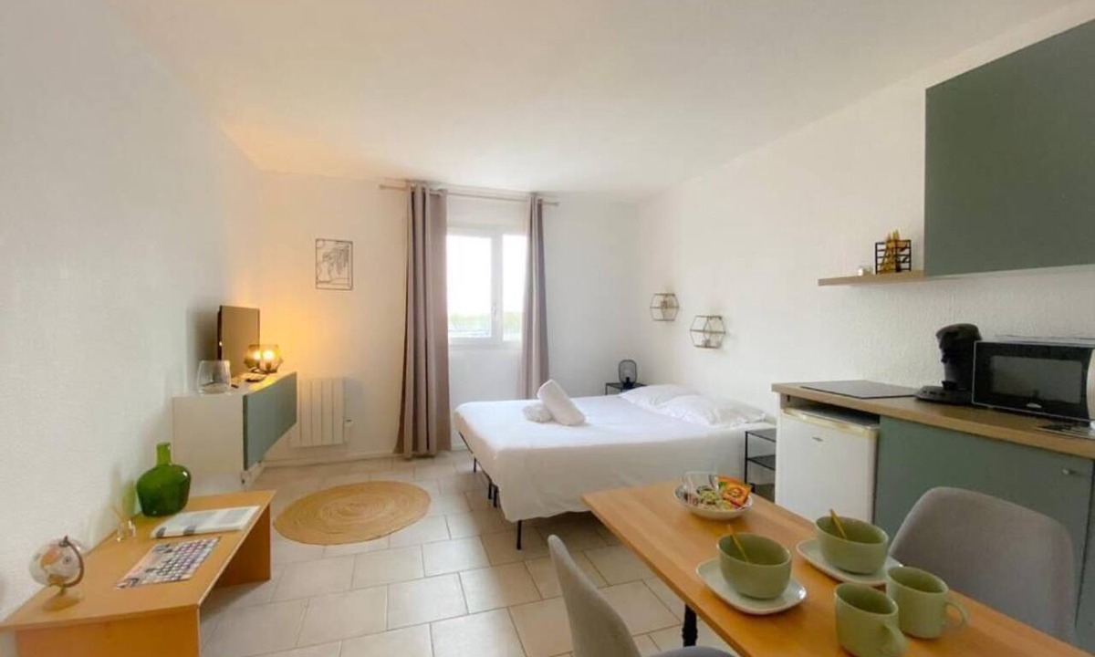 Port Apartment | Studio - Calais beach