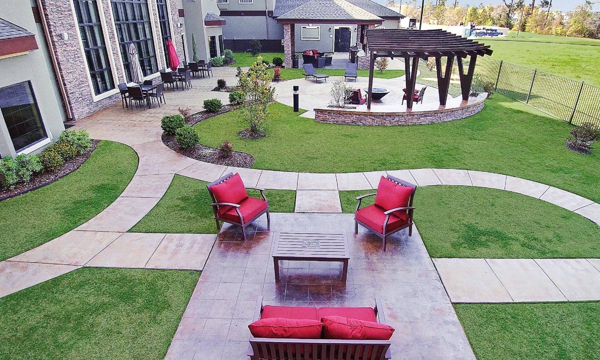 Longview Apartment | Studio | Free Breakfast. Indoor Pool