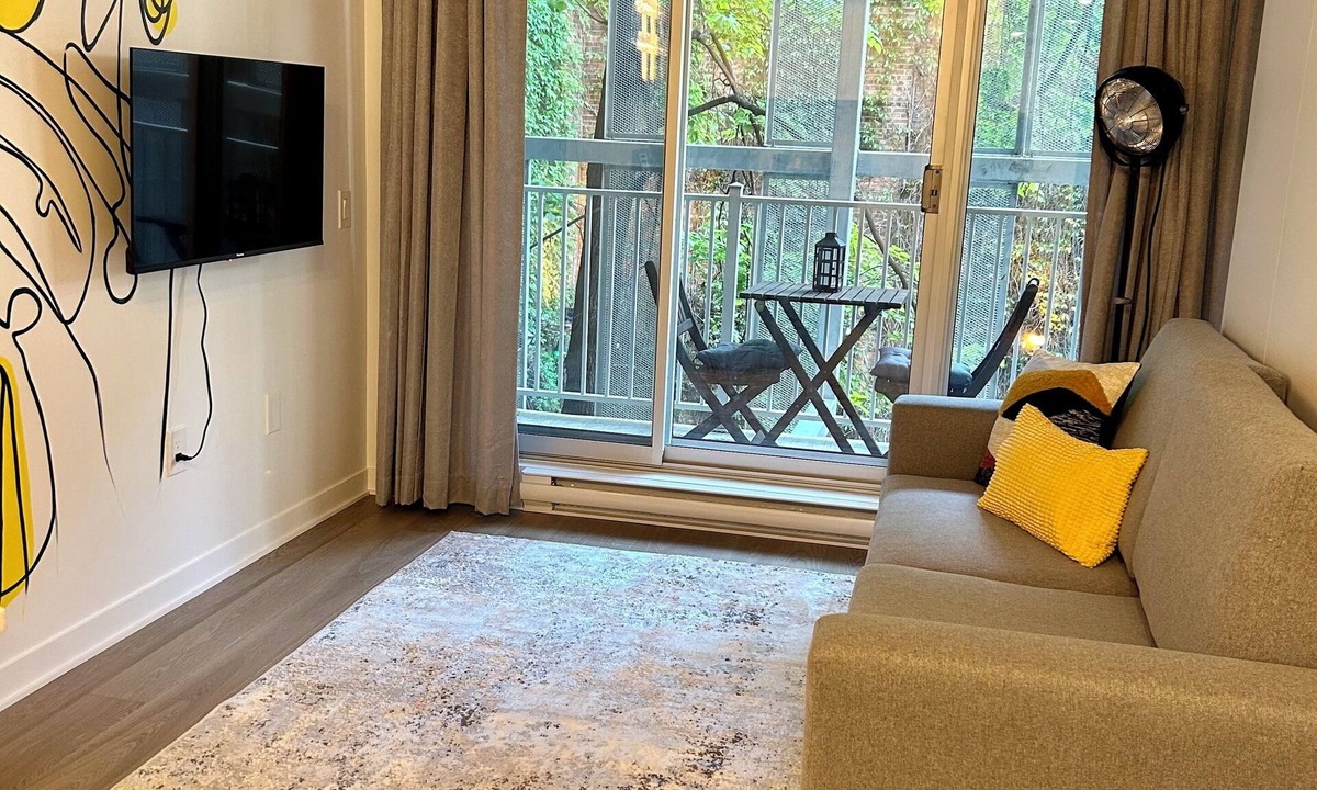 Latin Quarter Apartment | Studio in Downtown Montreal/private balcony