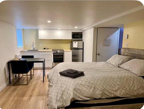 Cote-Saint-Paul Apartment | Studio moderne et tranquille