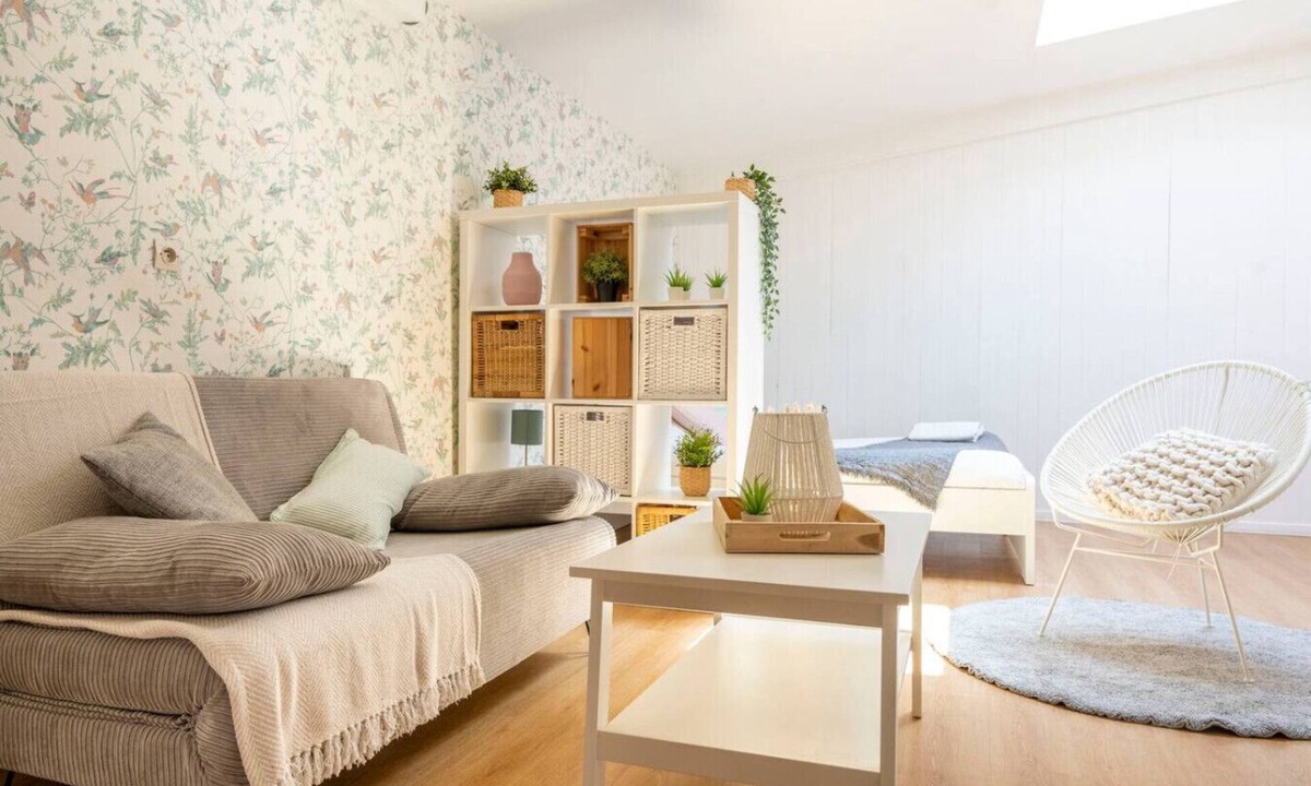 Saint-Julien Apartment | Studio with free, private parking