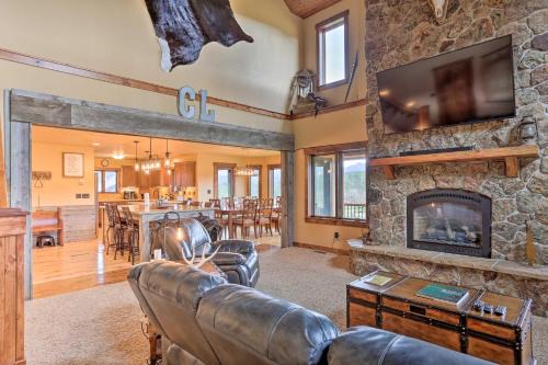 Sturgis House | Sturgis Home w/Private Hot Tub: Golf & Hike!