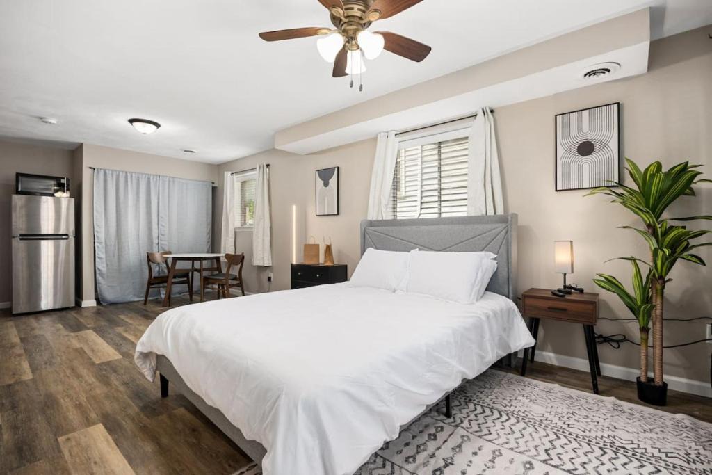 Peoria Apartment | Stylish Studio Apartment with Modern Touches