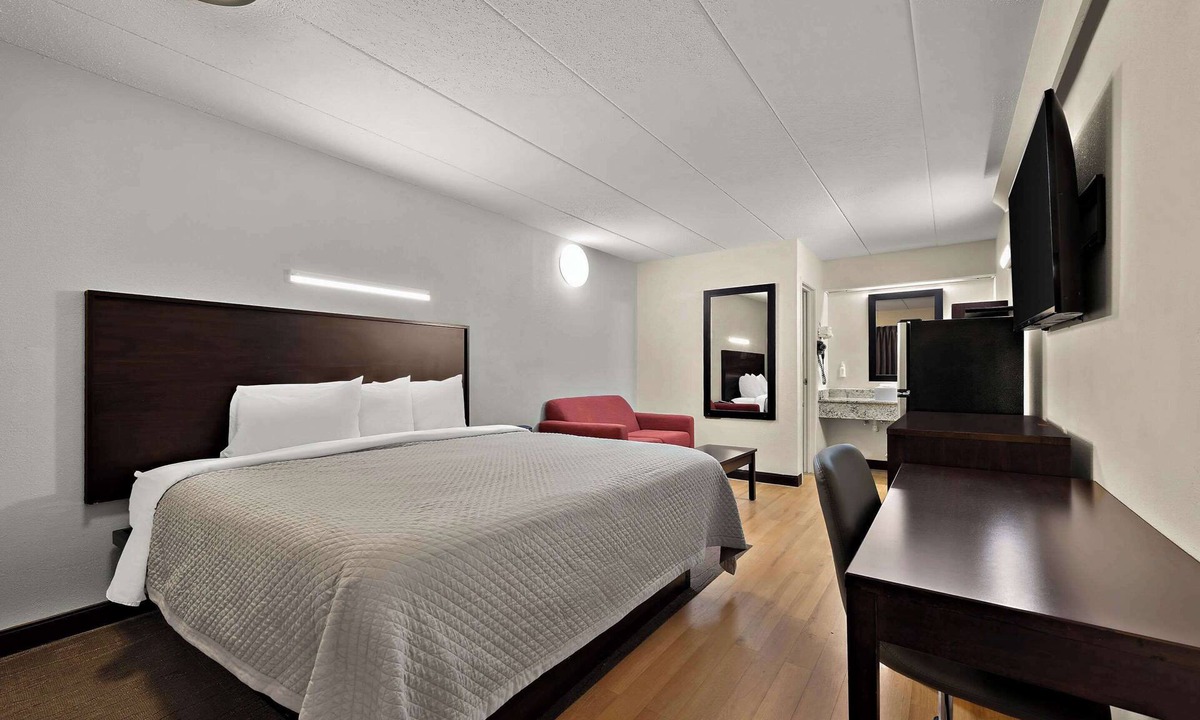 Peoria Hotel | Suburban Studios Peoria