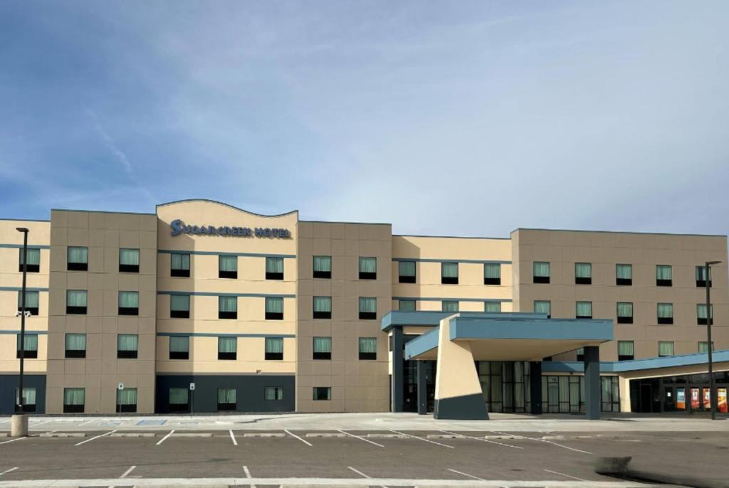 Hinton Hotel | Sugar Creek Hotel, Trademark Collection by Wyndham