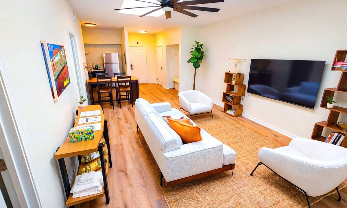 Oread Apartment | Suite above Mass - C4