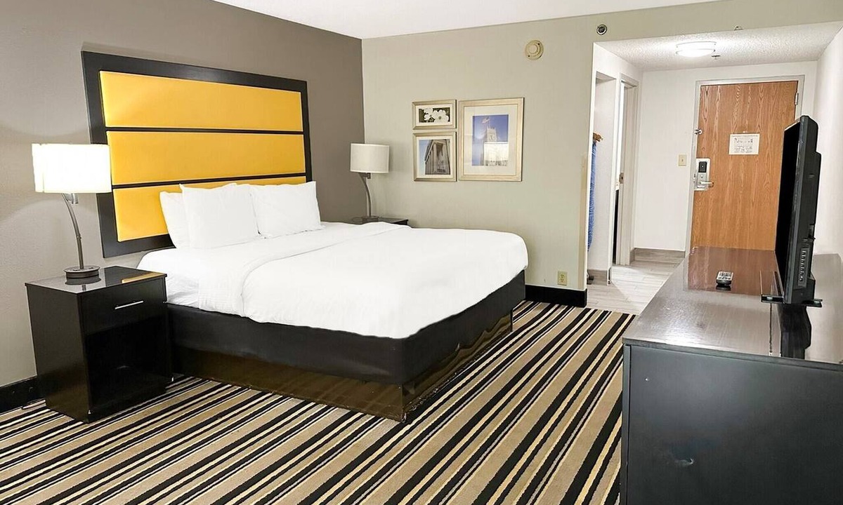 Tougaloo Apartment | Suite - King Bed|Jackson