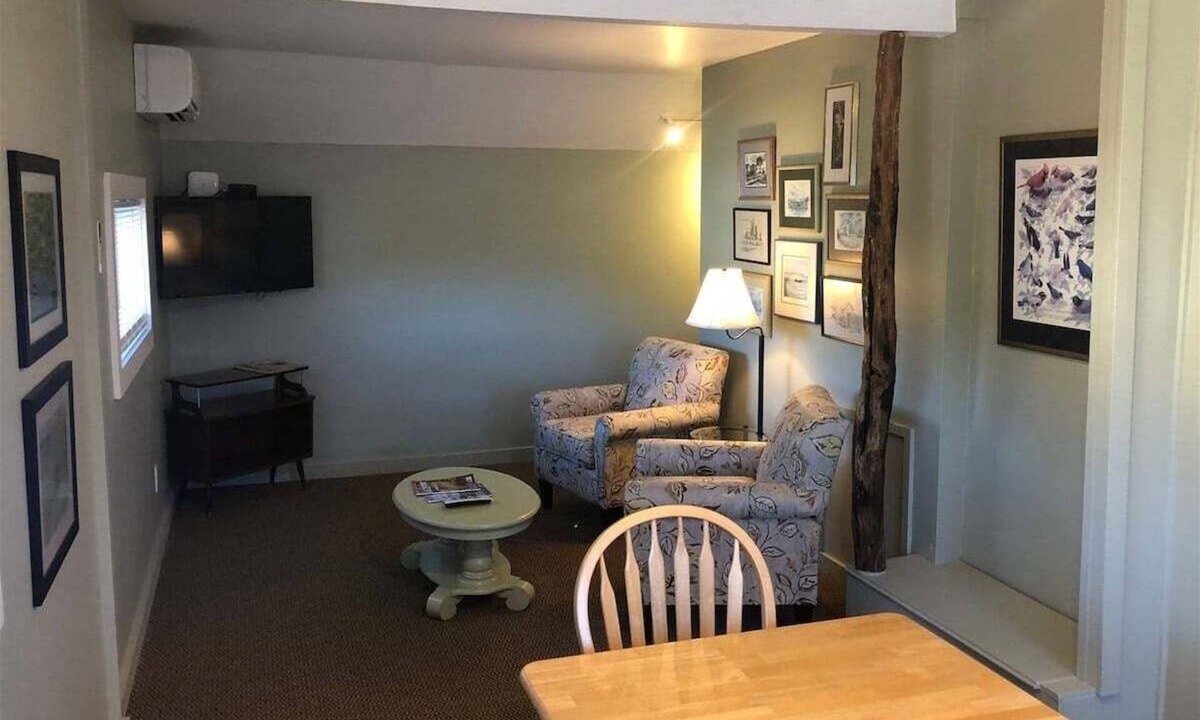 La Pointe Apartment | Suite Two at La Pointe Lodging