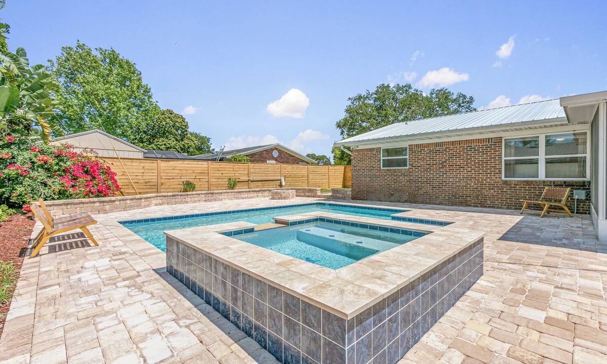 St. Augustine House | Summer Breeze - Pool and Heated Spa Near Amphitheatre, Historic Downtown, Beach