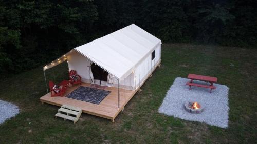 Cassville Other | Summer Escape: Hike & Stargaze near Roaring River in Cassville, MO