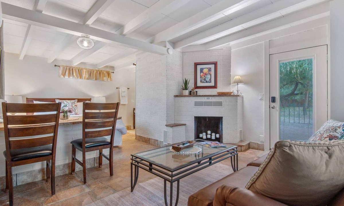 Tanque Verde Apartment | SUMMER SPECIALS, Pool, BBQ Solana #7