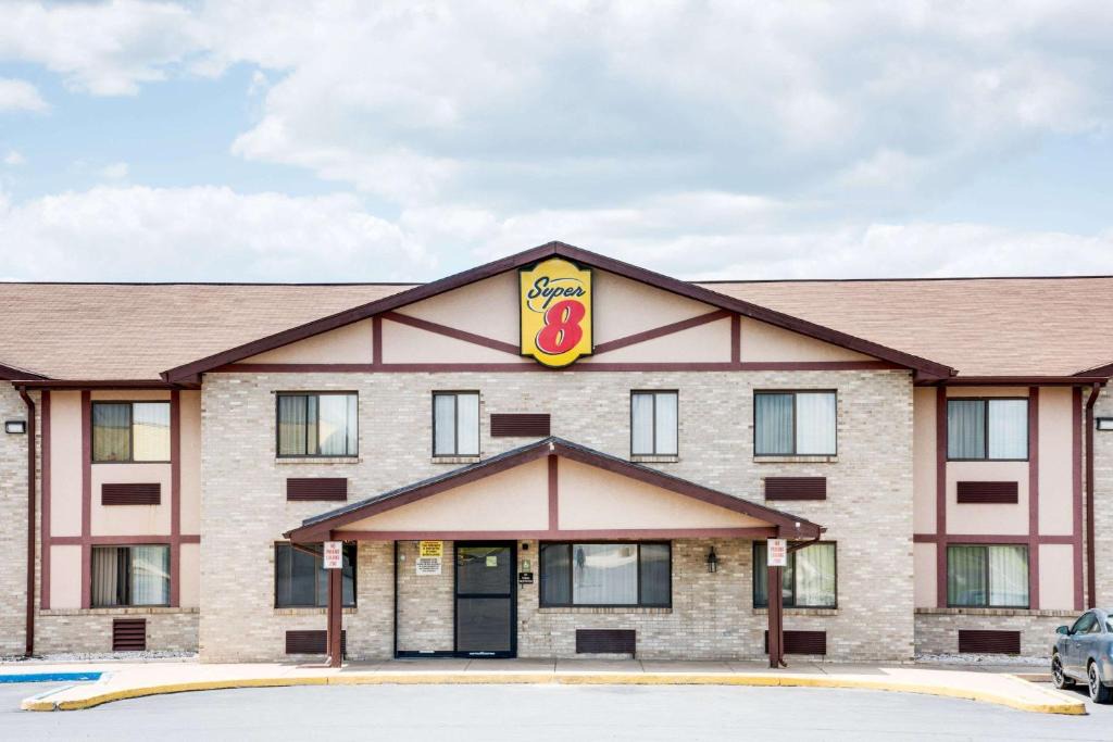 Weisenberg Hotel | Super 8 by Wyndham Allentown Kutztown Area