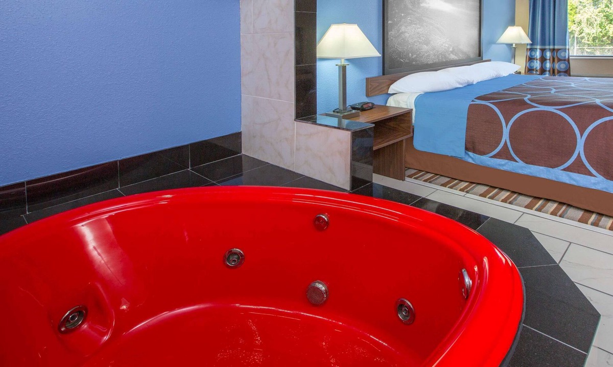 Dothan Hotel | Super 8 by Wyndham Dothan