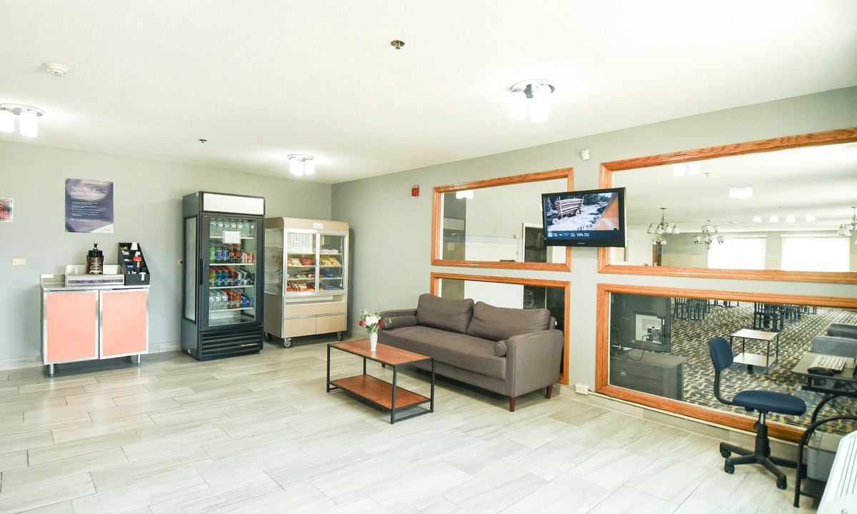 McLean Hotel | Super 8 by Wyndham McLean/Bloomington SW