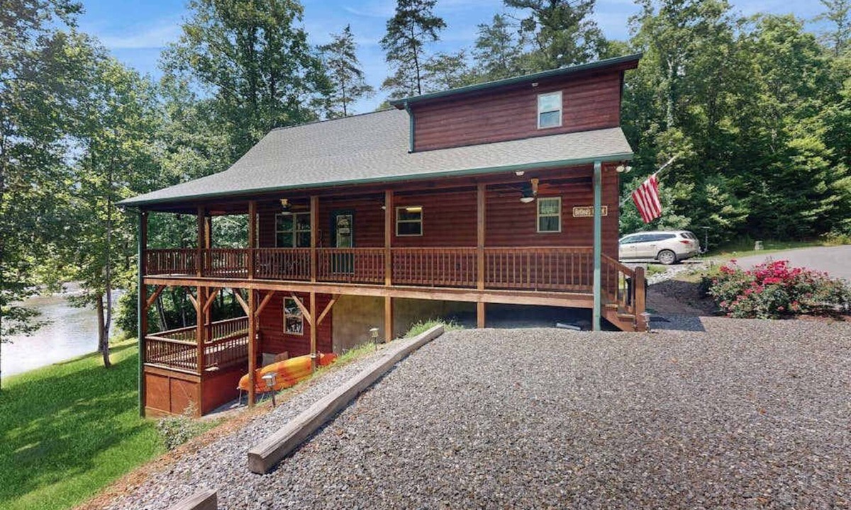 Murphy House | Talking River Chalet