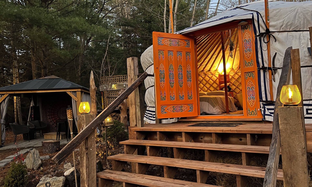 Irondale Apartment | Tall Pines Nature Retreats - L’Orange Yurt