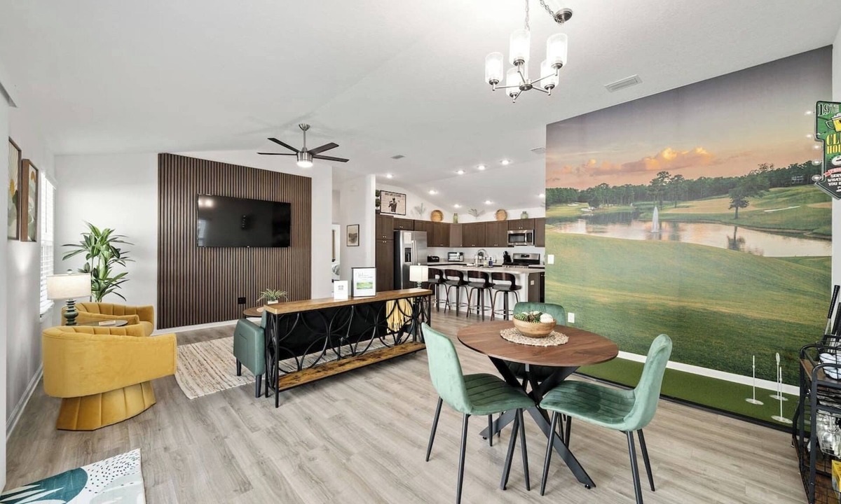 Okahumpka Villa | The 19th Hole Getaway*Pet Friendly Villa w/Golf Cart, Bikes and Putting Green!