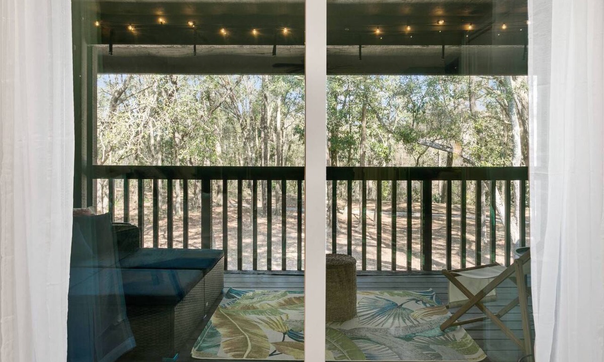 Middleburg Apartment | The Den at the Ravines |Queen Studio |Full Kitchen |Screened Balcony |Dogs Ok |Wooded Scenery |Quiet