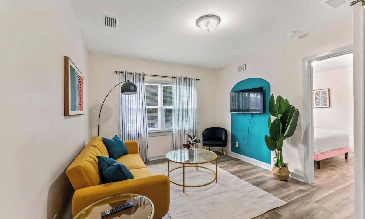 South Riverside Apartment | The Hendricks #4: Near San Marco