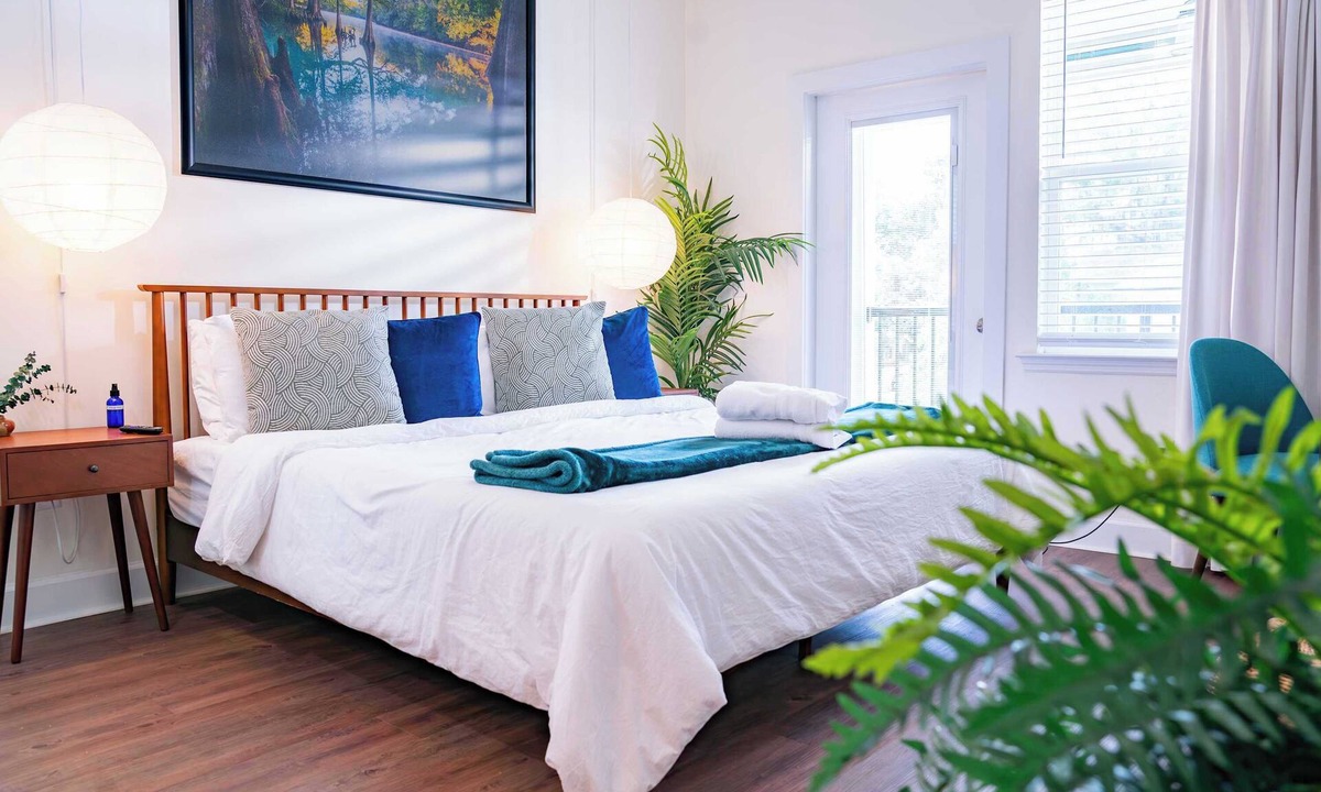 Pleasant Street House | The Mangrove Suite. Newly Built, Upscale, Central