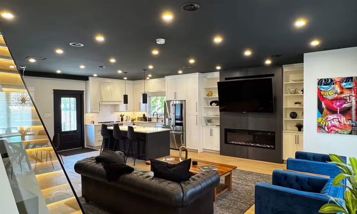 Kitchener House | The Palms Kitchener