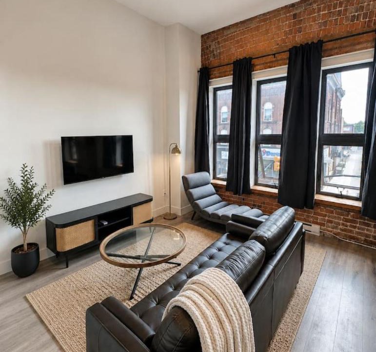 Renfrew Apartment | The Post Hotel