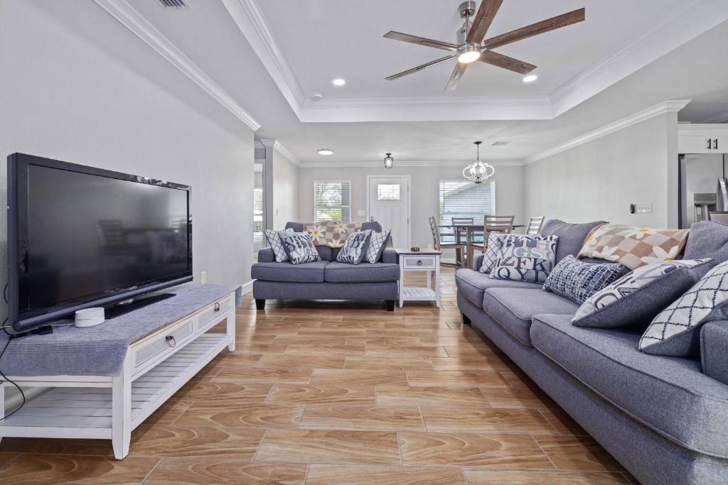 Weeki Wachee House | The Quiet Oasis