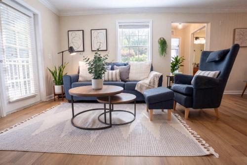 Gainesville House | The Renew at Cricket - Near I75 , Pool & Gym