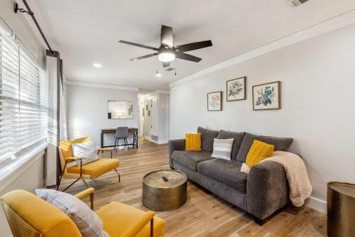 Gainesville House | The Retreat on 43rd - 3mi to UF & Shands , Pets