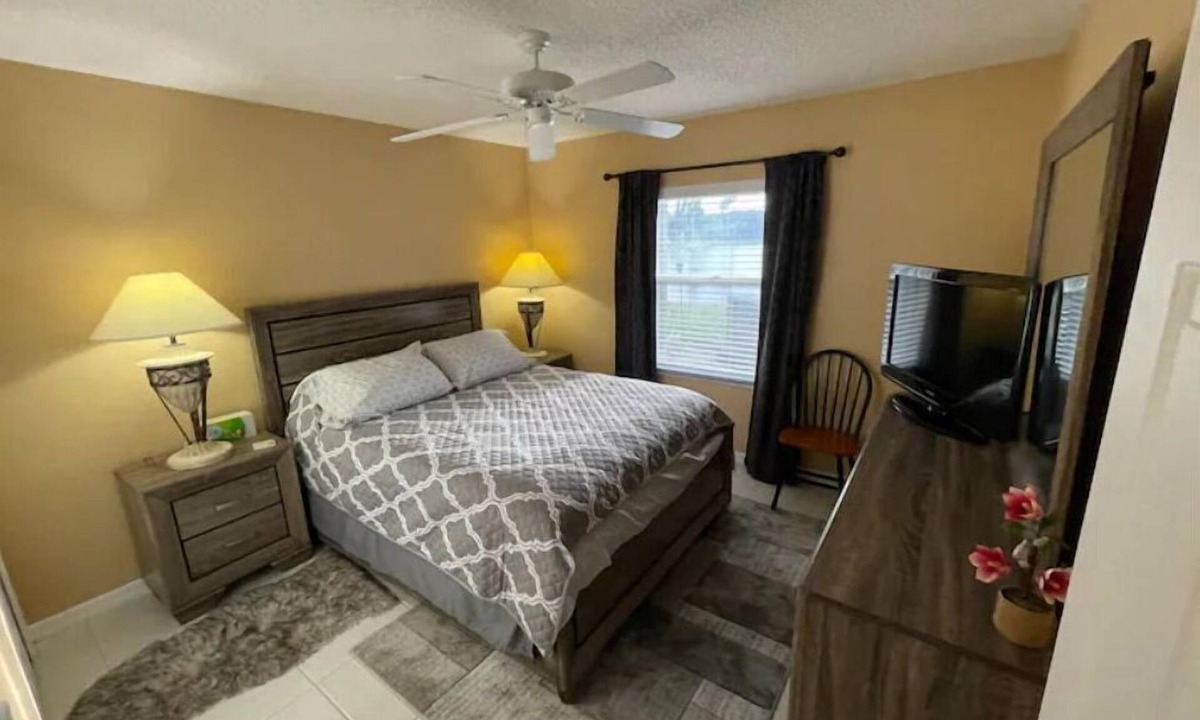 Waters Edge House | The Sleep Inn (1Br/Bath + Kitchen)
