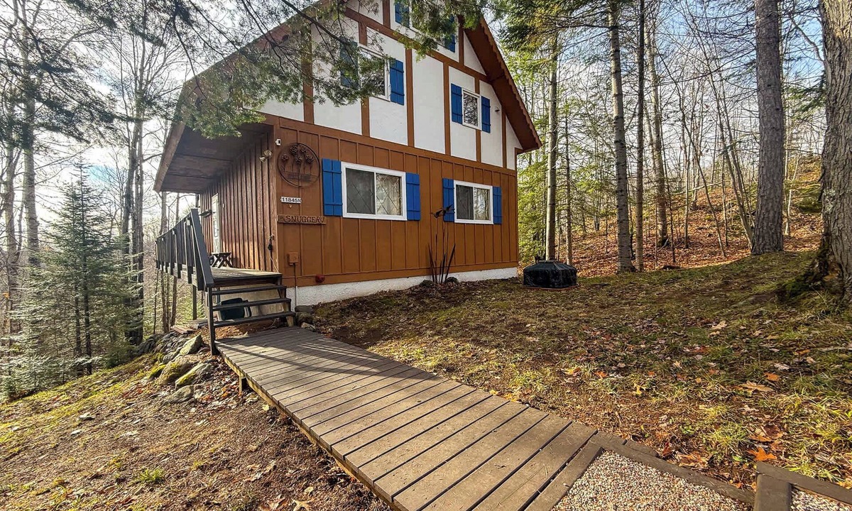 Upson Ski Chalet | The Snuggery @ Whitecap ~ Ensuite Sauna *Now with A/C*