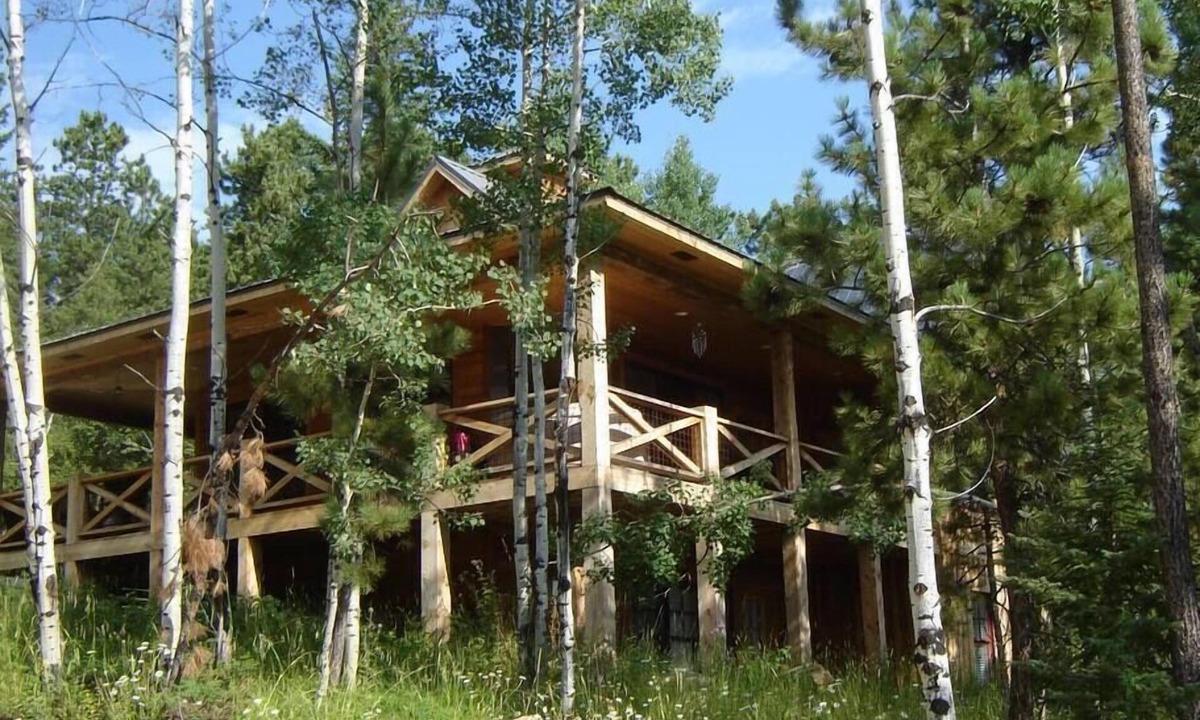 Deadwood House | The Stage Stop - Spacious Private Cabin at Gilded Mountain