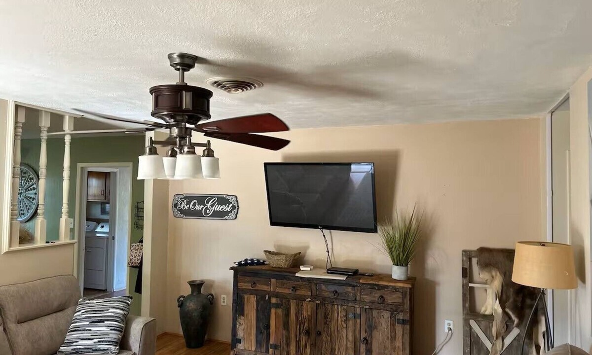 Big Spring House | The Williams Road Hideaway